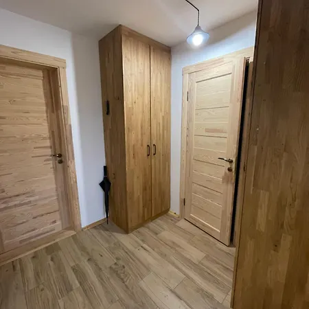 Nafta Aparts 4* Skhidnytsia