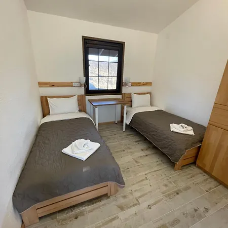 Aparthotel Nafta Aparts & *